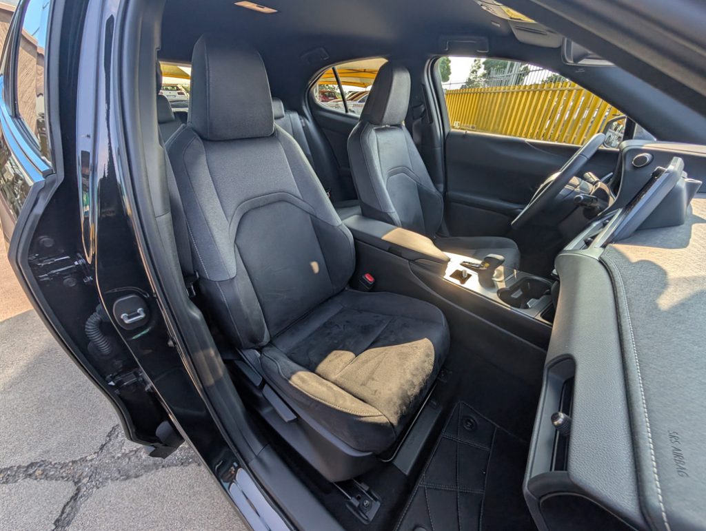 LEXUS UX 300h Urban - 22
