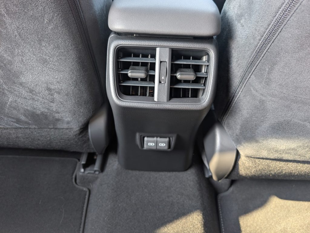 LEXUS UX 300h Urban - 24