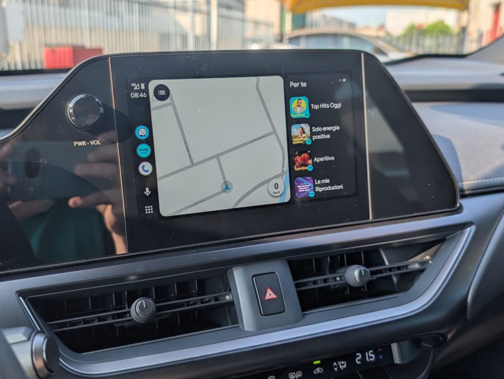 LEXUS UX 300h Urban - 31