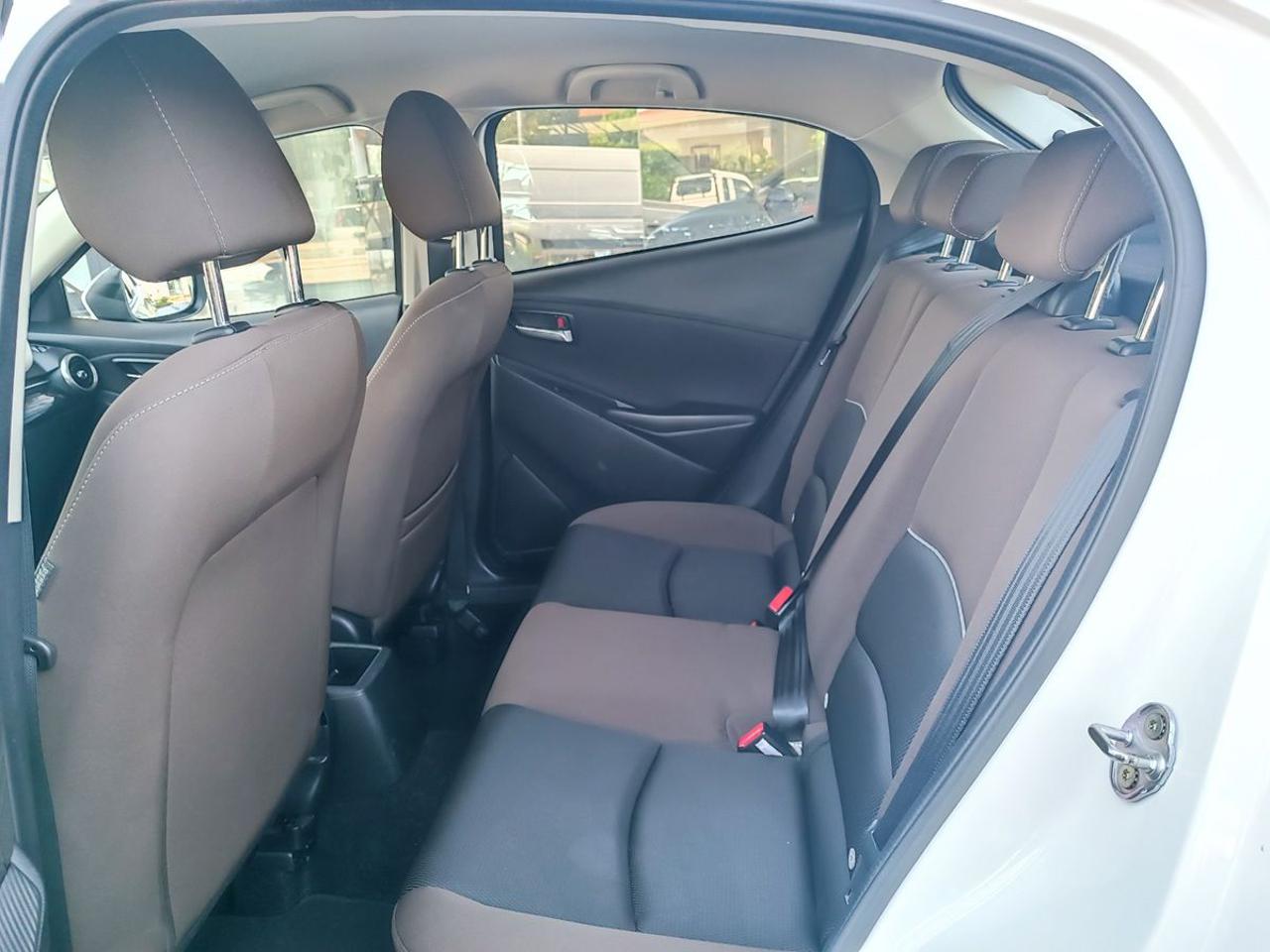 MAZDA 2 1.5 e-Skyactiv-G 90 CV M Hybrid Evolve - 18
