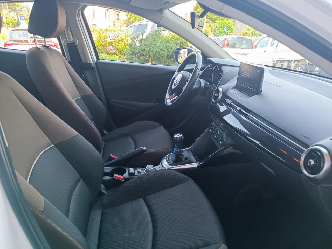 MAZDA 2 1.5 e-Skyactiv-G 90 CV M Hybrid Evolve - 23