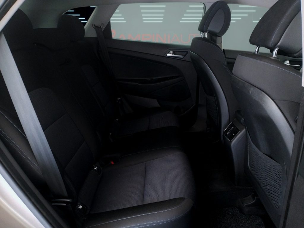 HYUNDAI Tucson 1.7 CRDi Automatica XPossible Pronta Consegna - 16