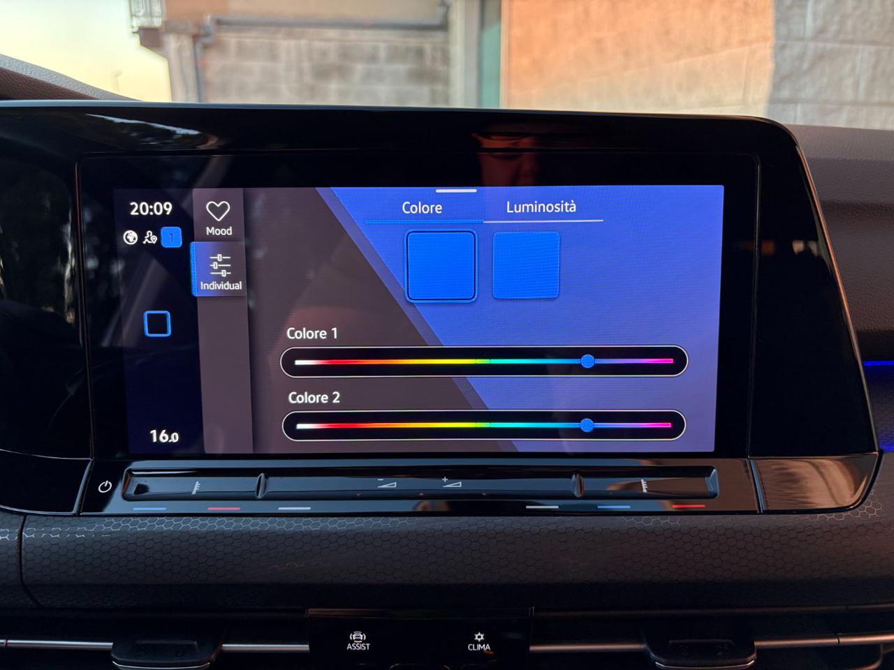 VOLKSWAGEN Golf 2.0 TDI DSG SCR Life COCKPIT-LUCI AMBIENTE - 17
