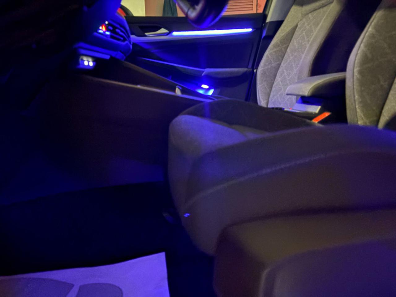 VOLKSWAGEN Golf 2.0 TDI DSG SCR Life COCKPIT-LUCI AMBIENTE - 33