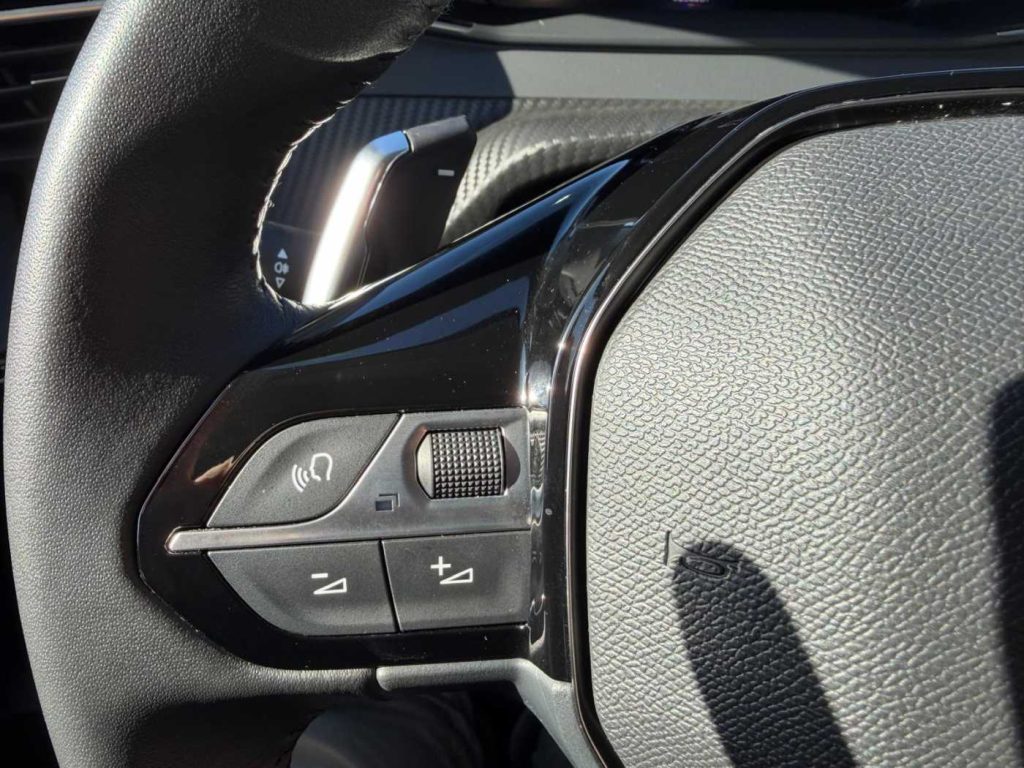 PEUGEOT 208 Hybrid 110 e-DCS6 Allure - 18