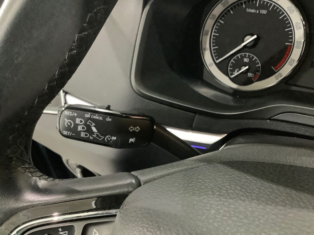 SKODA Karoq 1.6 TDI SCR Executive - 20