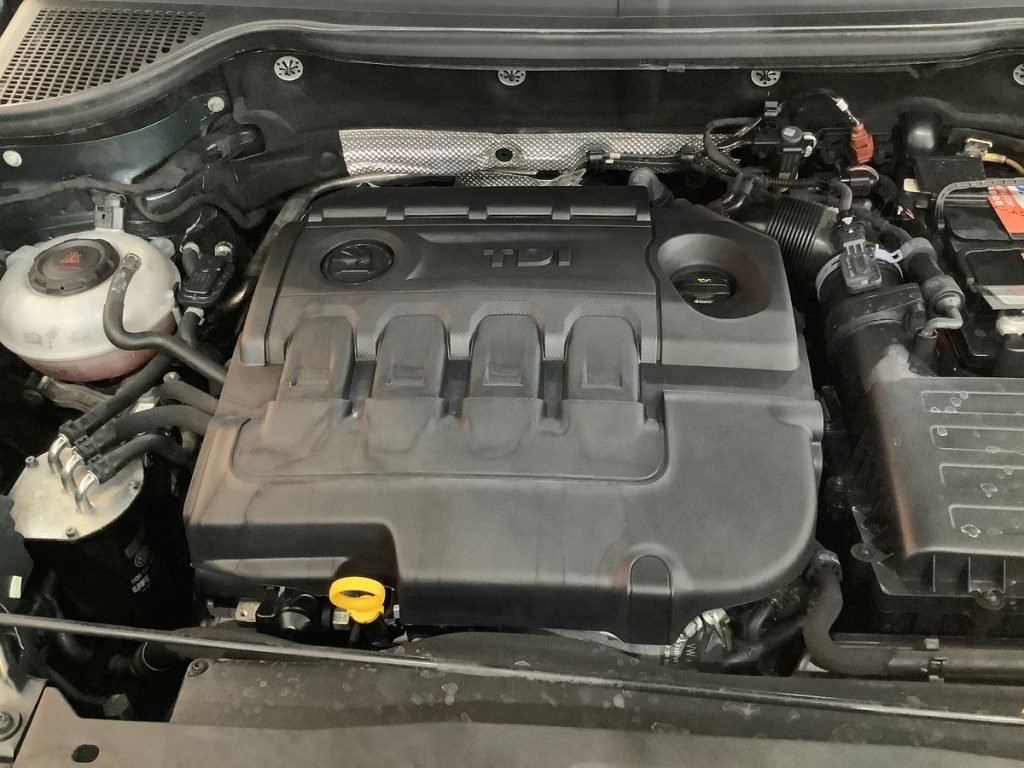 SKODA Karoq 1.6 TDI SCR Executive - 24