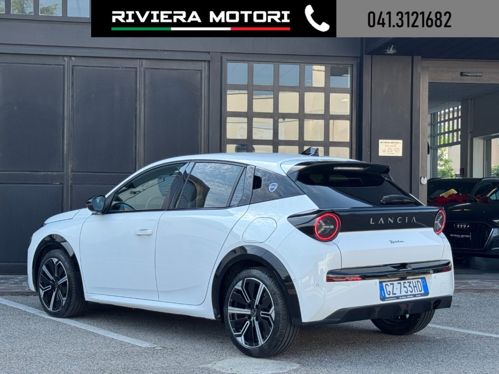 LANCIA Ypsilon Hybrid e-DCT LX - 12
