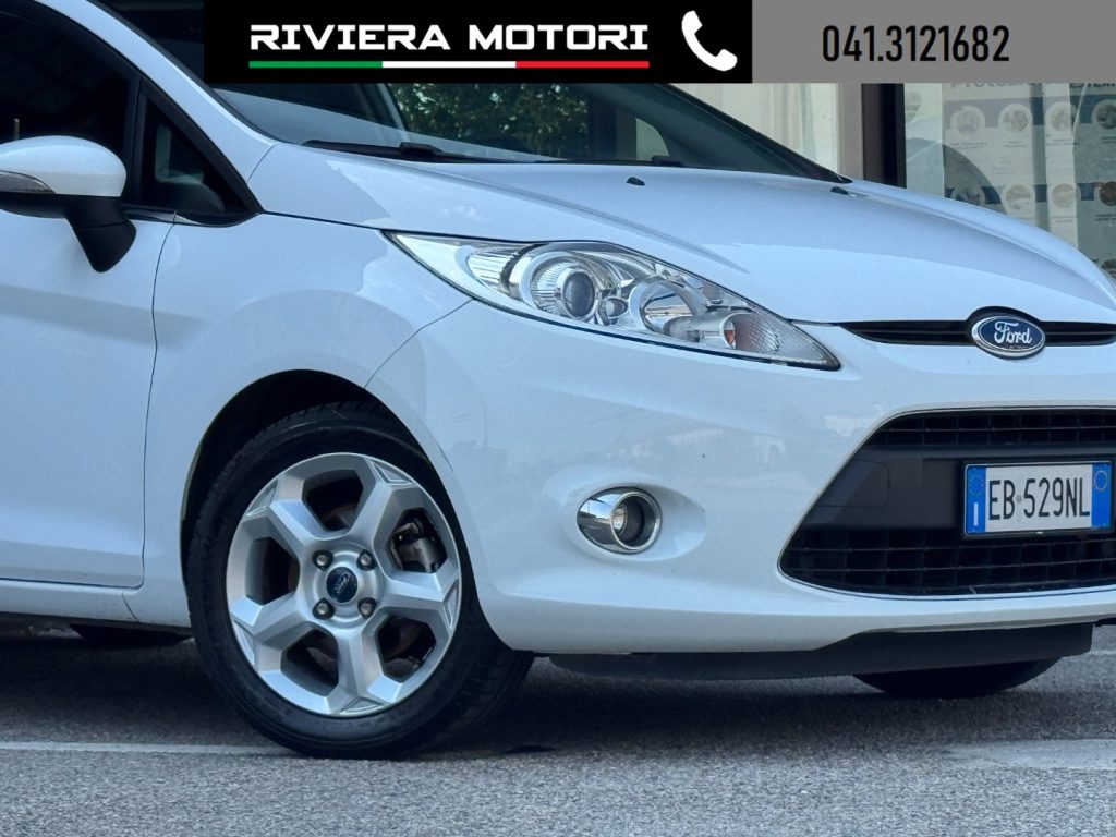 FORD Fiesta 1.4 5 porte Bz.- GPL Titanium - 4