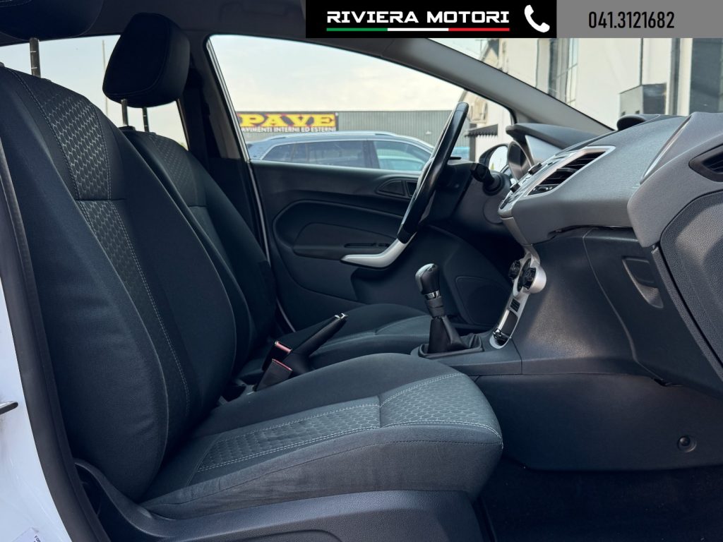 FORD Fiesta 1.4 5 porte Bz.- GPL Titanium - 9