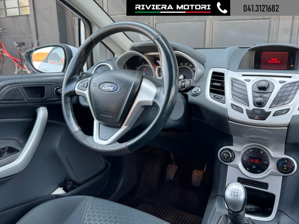 FORD Fiesta 1.4 5 porte Bz.- GPL Titanium - 5