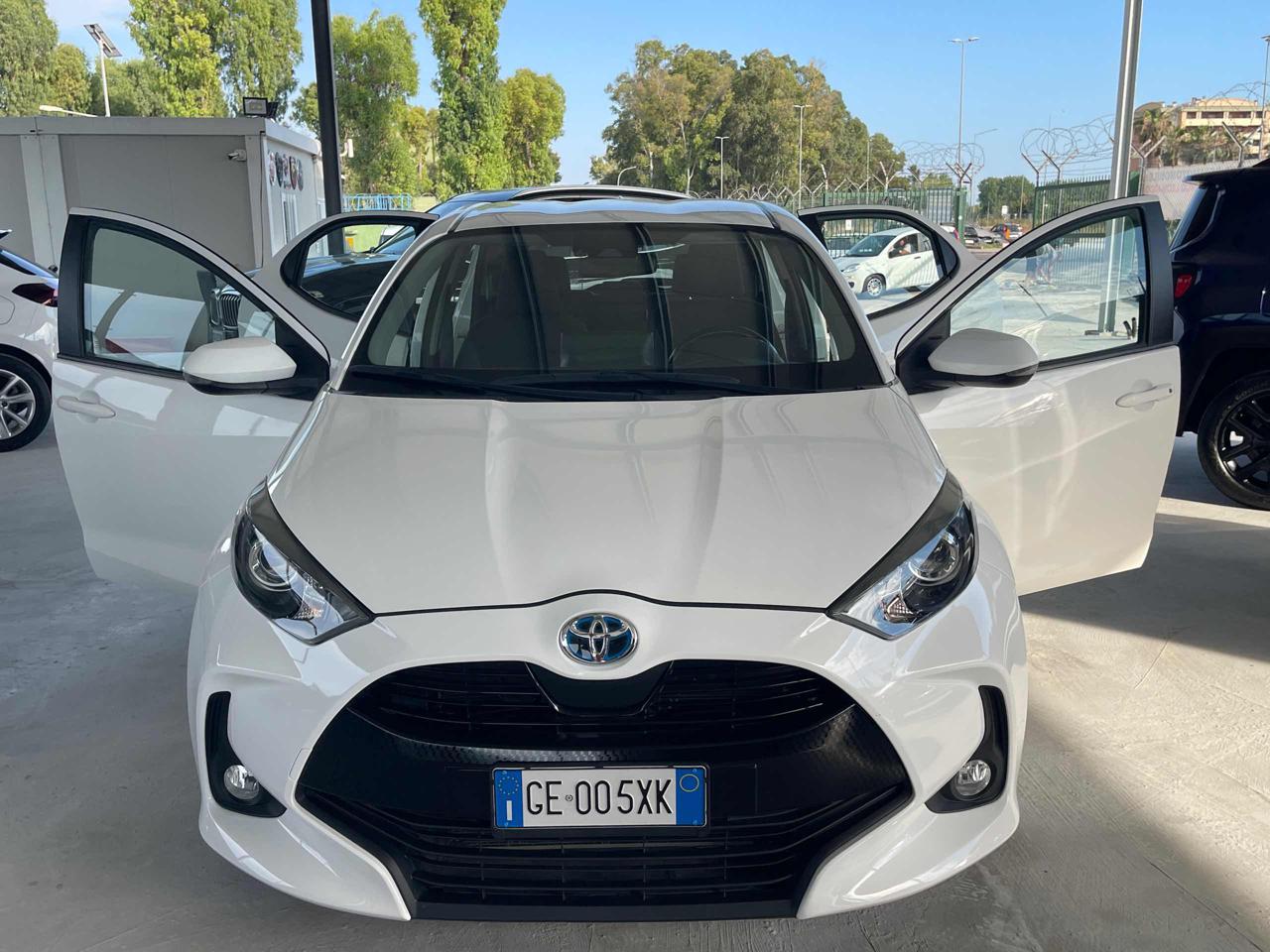 TOYOTA Yaris 1.5 Hybrid 5 porte Business Automatica - 2