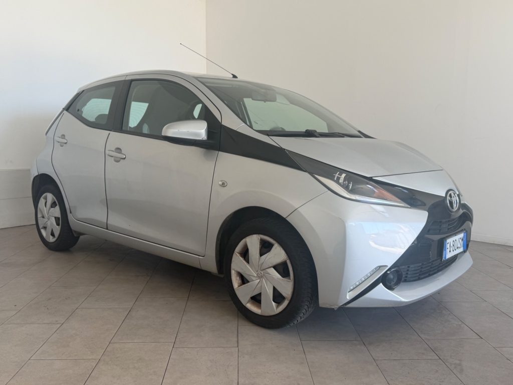 TOYOTA Aygo 1.0 VVT-i 69 CV 5 porte x-wave - 3