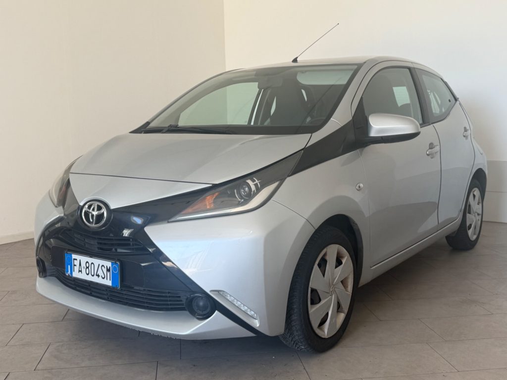 TOYOTA Aygo 1.0 VVT-i 69 CV 5 porte x-wave - 2