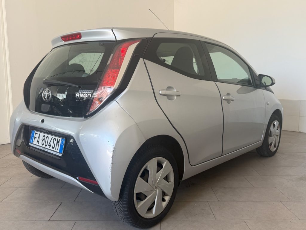 TOYOTA Aygo 1.0 VVT-i 69 CV 5 porte x-wave - 5
