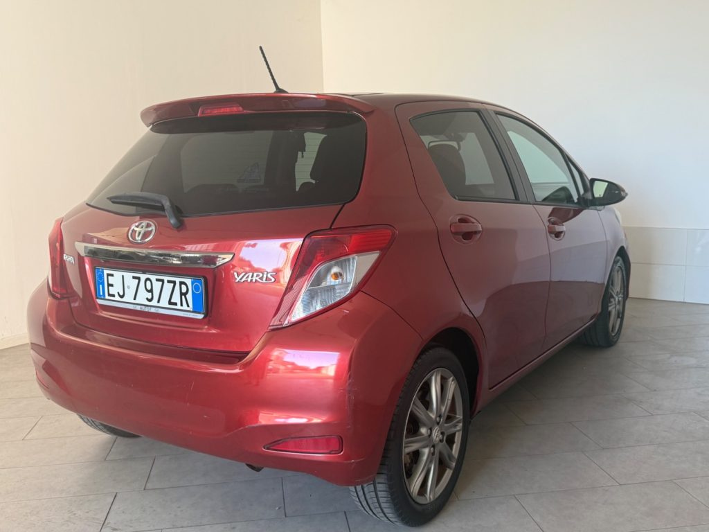 TOYOTA Yaris 1.3 5 porte Active - 5