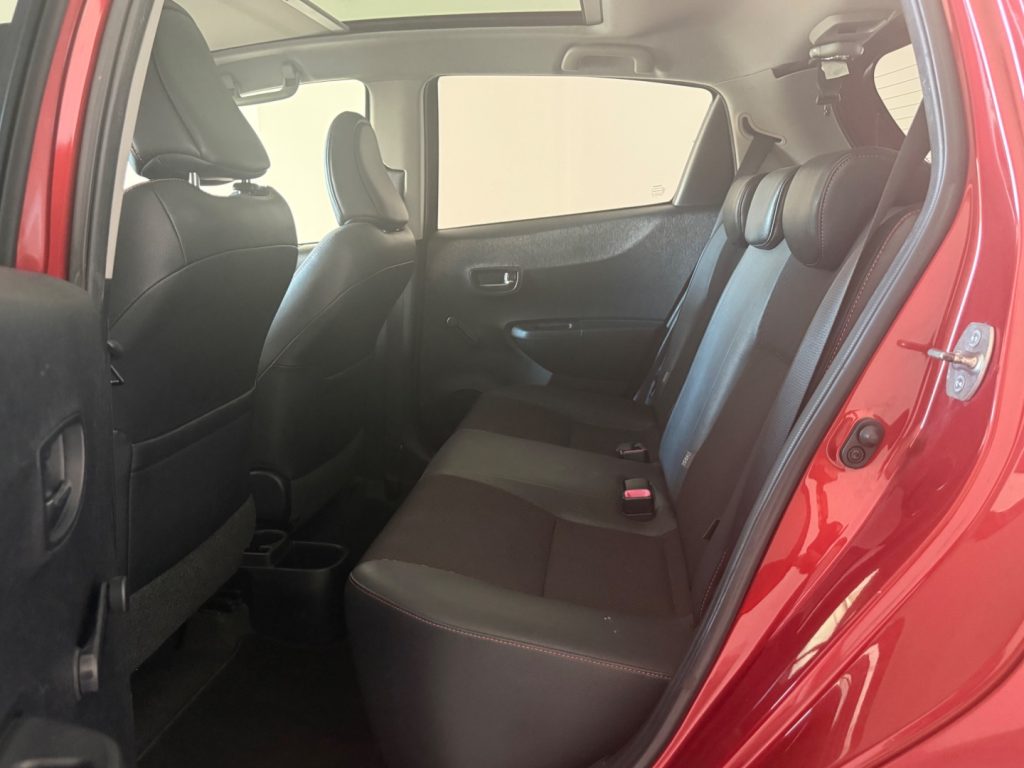 TOYOTA Yaris 1.3 5 porte Active - 8