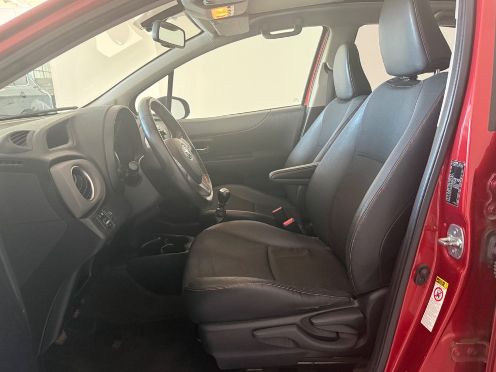 TOYOTA Yaris 1.3 5 porte Active - 9