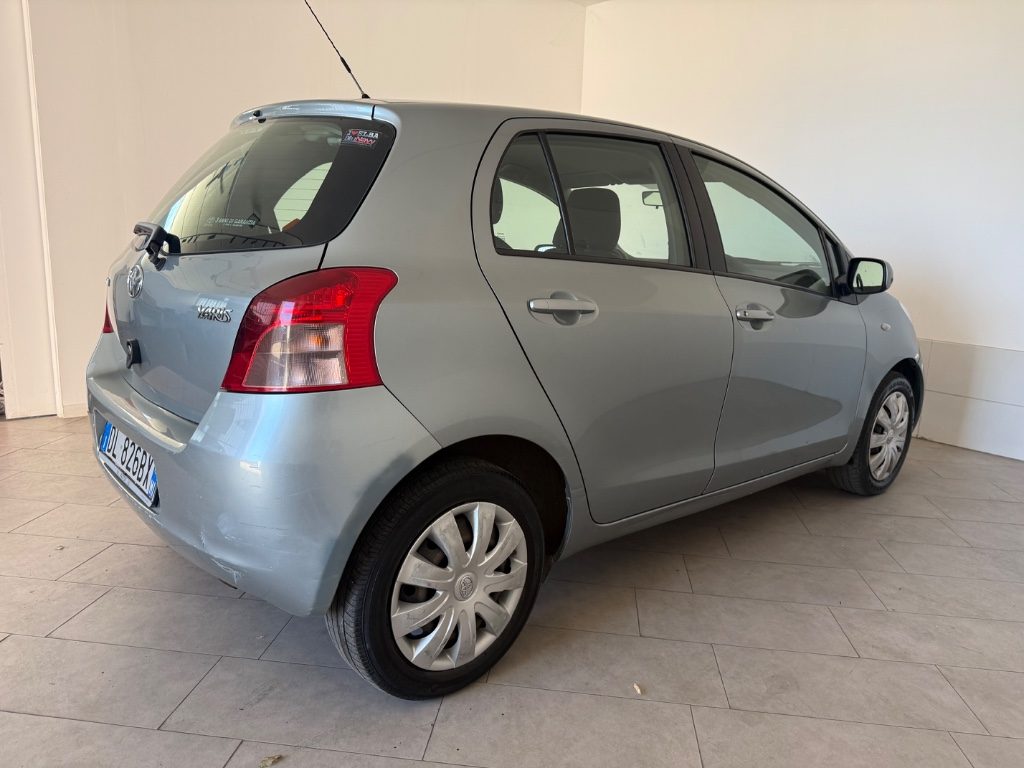 TOYOTA Yaris 1.3 5 porte M-MT SOL - 4