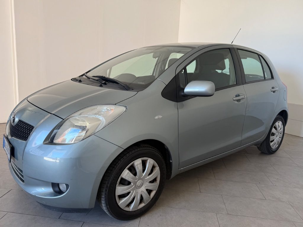 TOYOTA Yaris 1.3 5 porte M-MT SOL - 2
