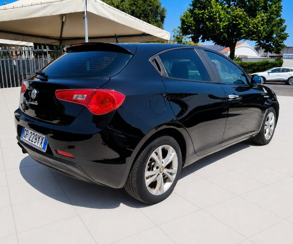 ALFA ROMEO Giulietta 1.6 JTDm-2 105 CV Distinctive Pack Quadrifoglio - 5