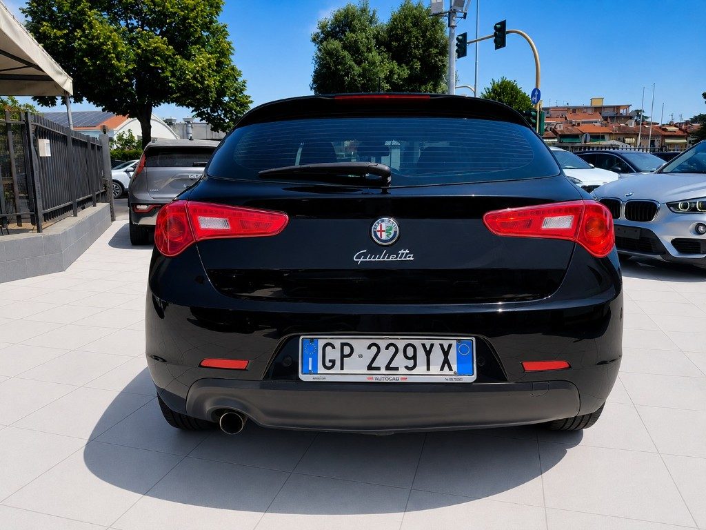 ALFA ROMEO Giulietta 1.6 JTDm-2 105 CV Distinctive Pack Quadrifoglio - 6