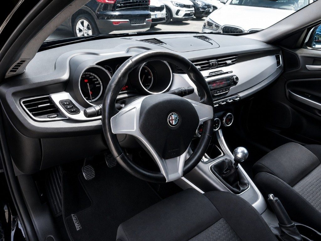 ALFA ROMEO Giulietta 1.6 JTDm-2 105 CV Distinctive Pack Quadrifoglio - 11