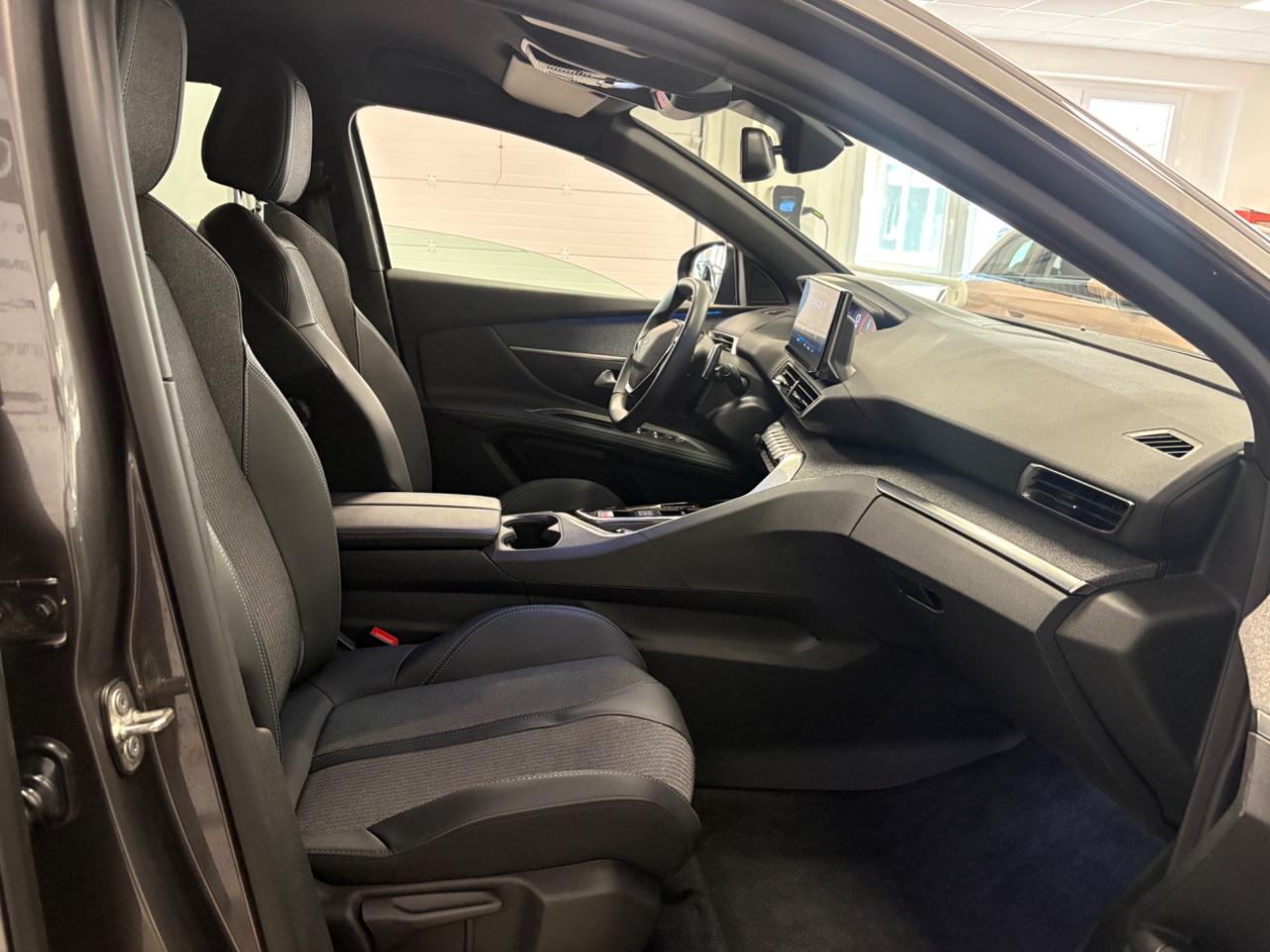PEUGEOT 5008 BlueHDi 130 S&S EAT8 Allure Pack 7 POSTI - 23