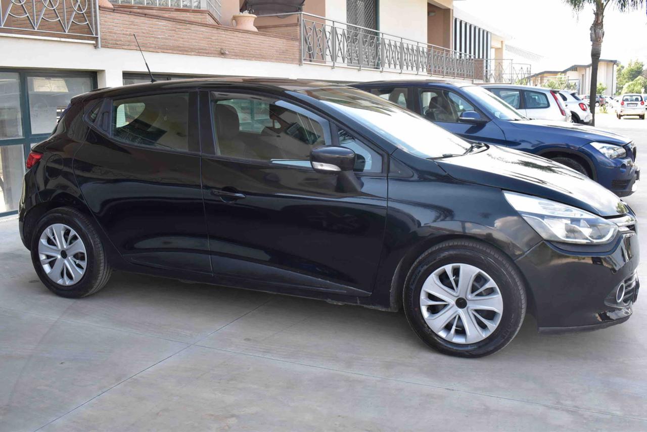 RENAULT Clio 1.5 dCi 8V 75CV 5 porte Live - 4