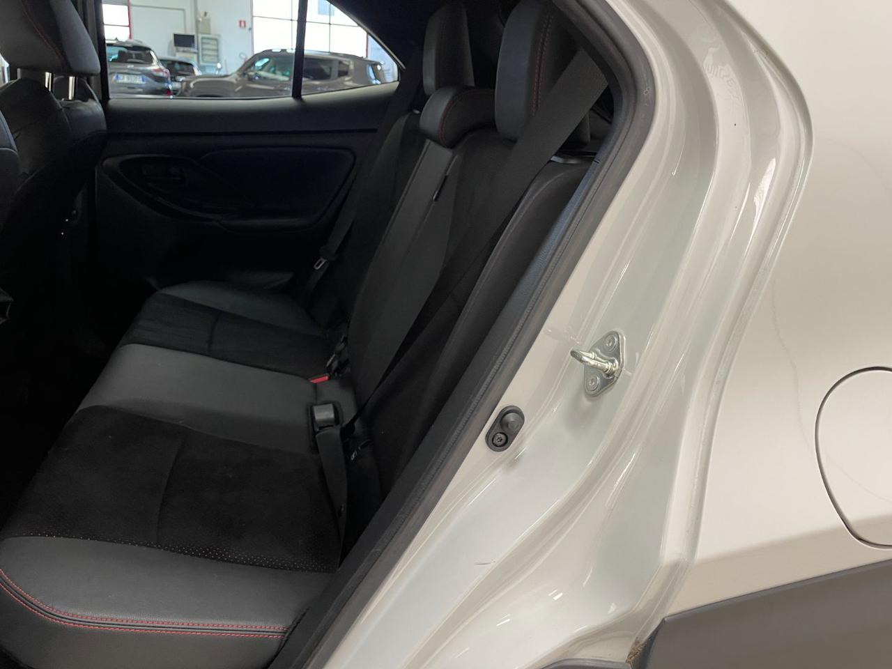 Yaris Cross 11