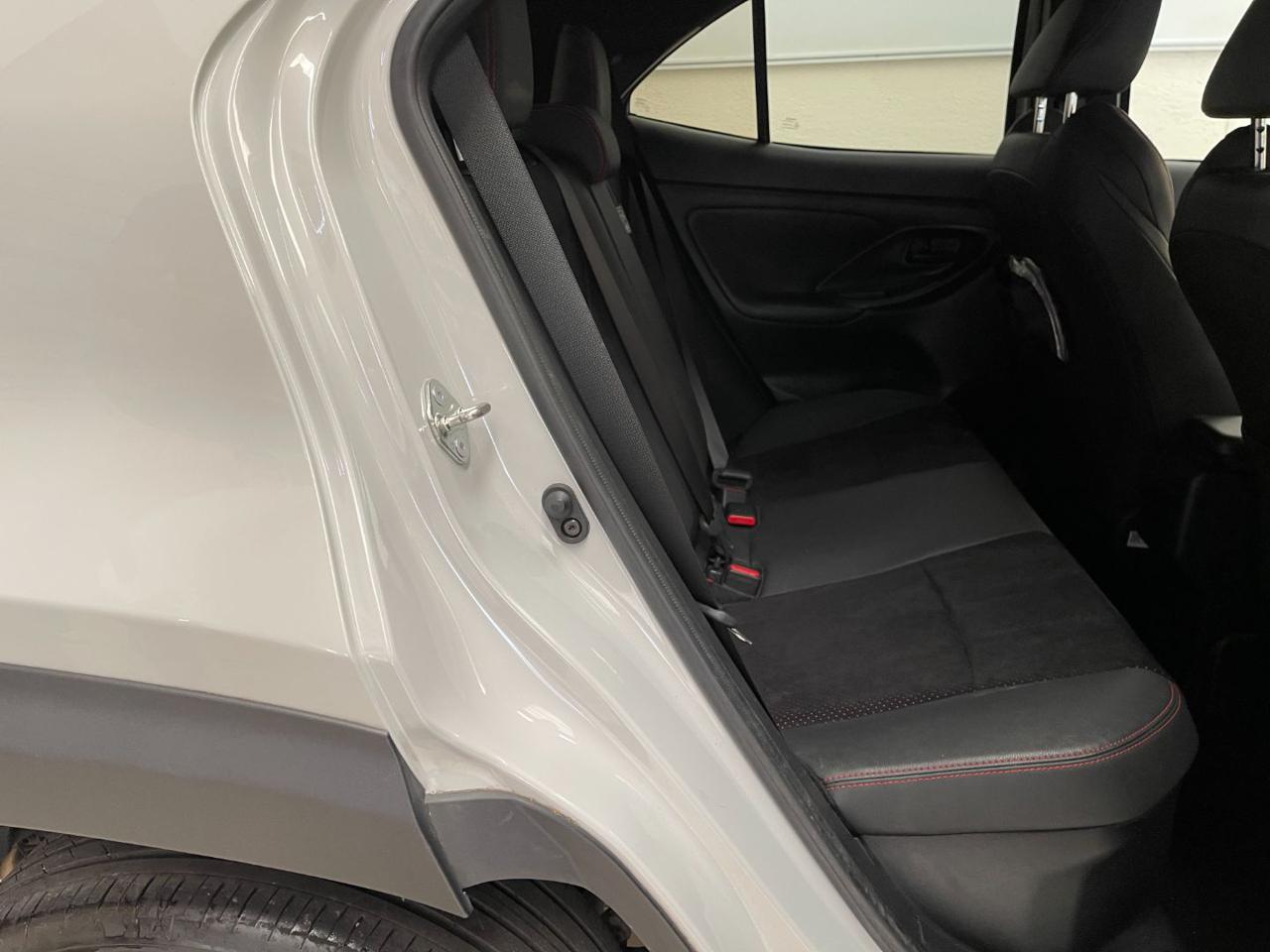 Yaris Cross 12