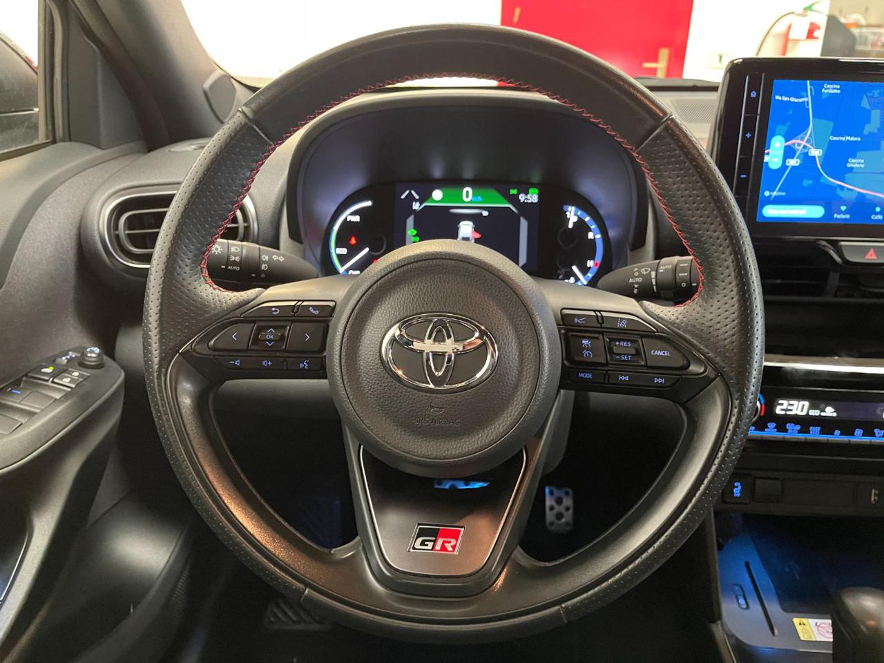 Yaris Cross 16
