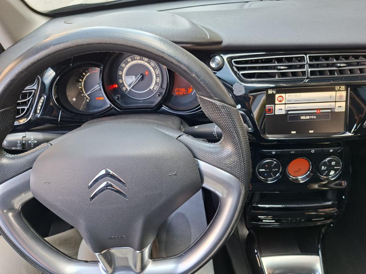 CITROEN C3 1.4 HDi 70 Exclusive - 16
