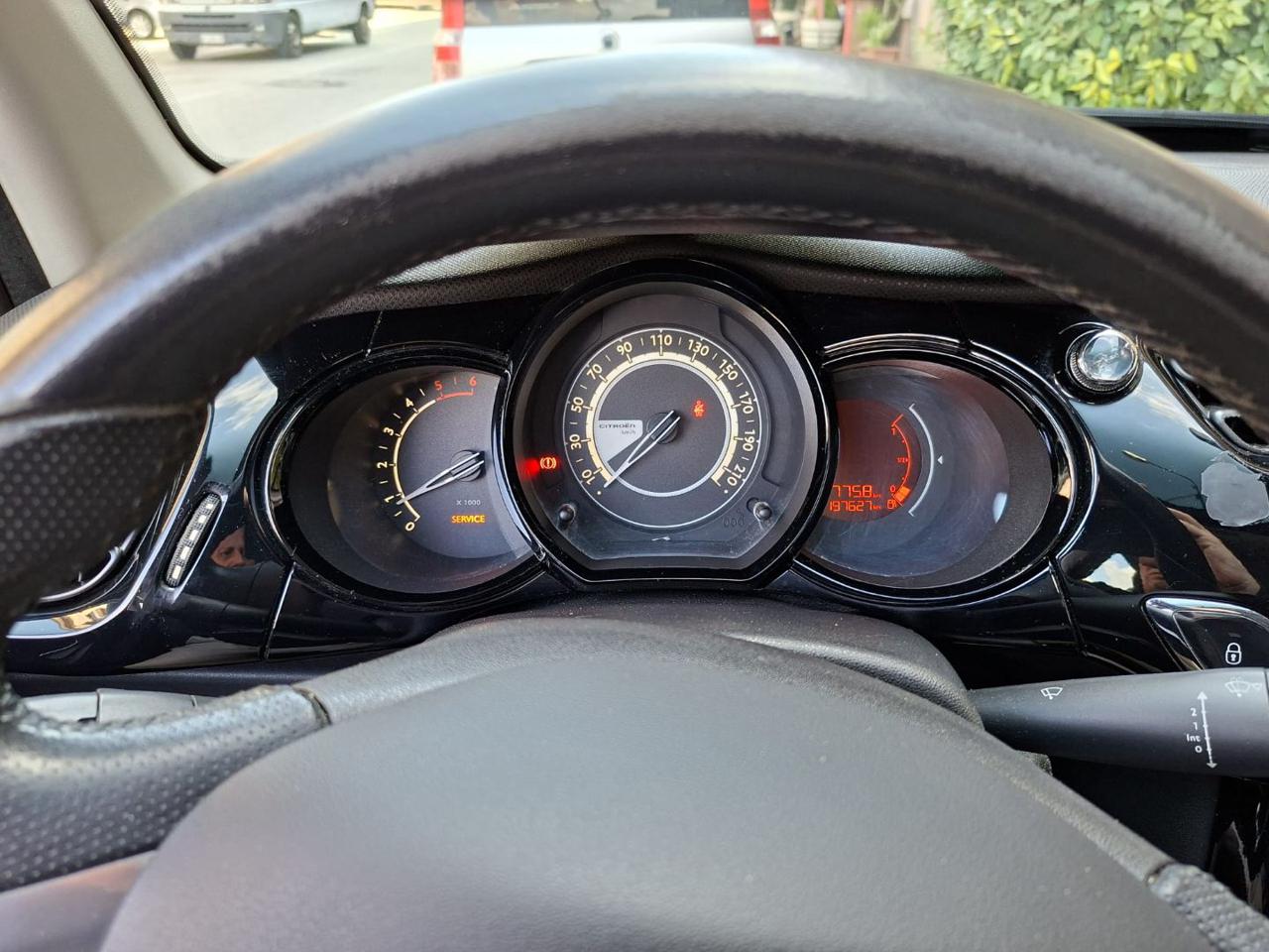 CITROEN C3 1.4 HDi 70 Exclusive - 13