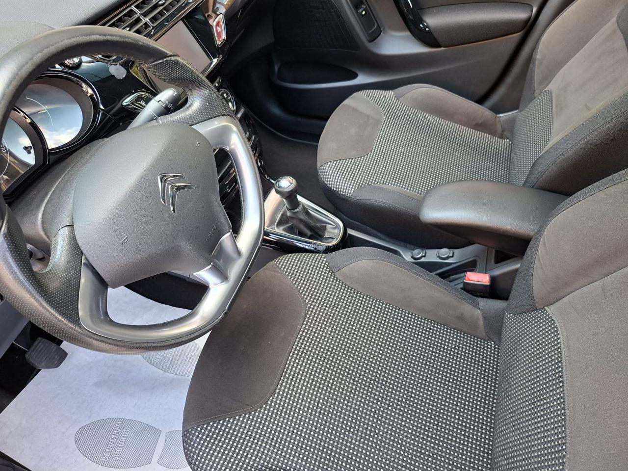 CITROEN C3 1.4 HDi 70 Exclusive - 12