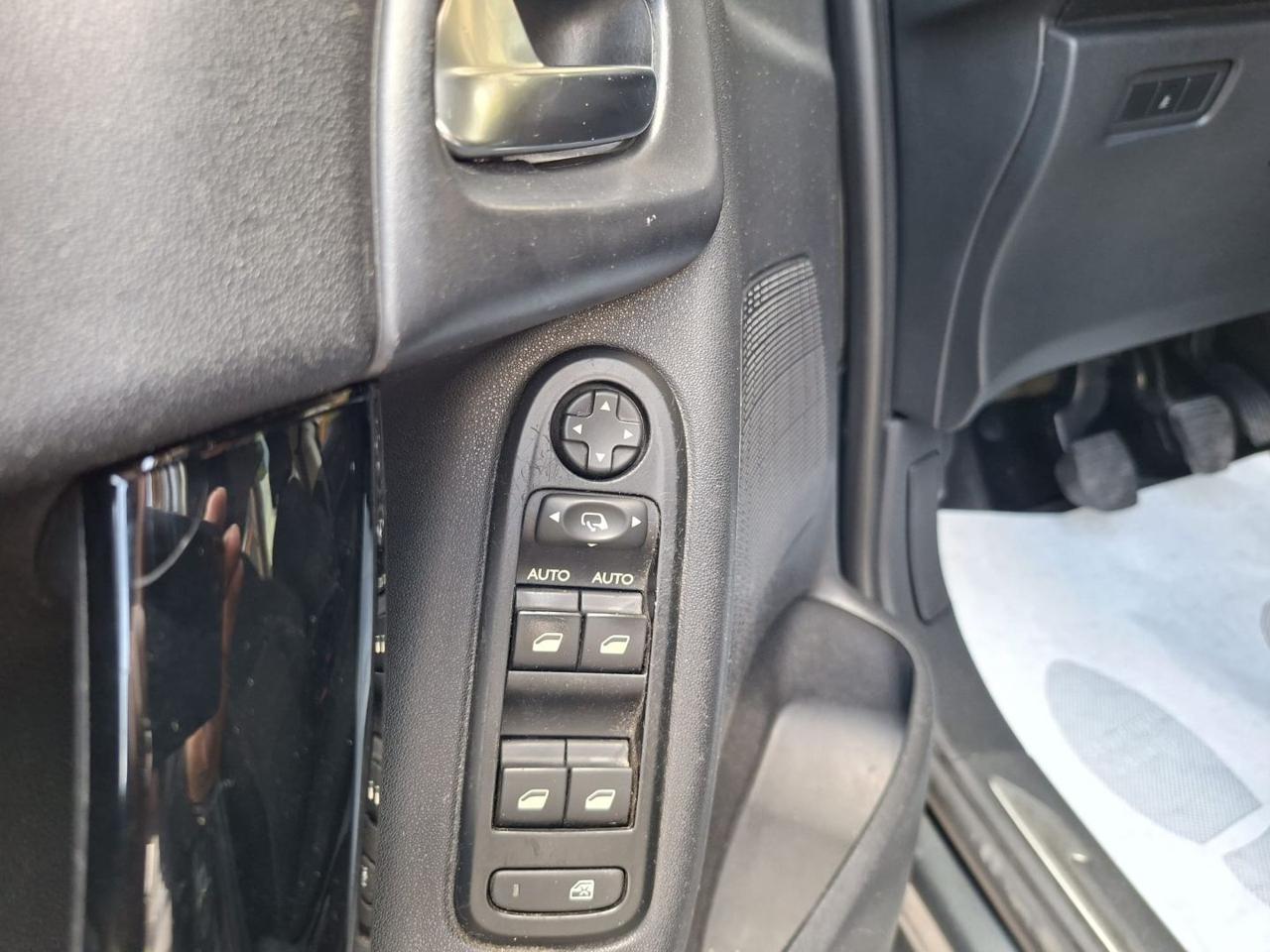 CITROEN C3 1.4 HDi 70 Exclusive - 9