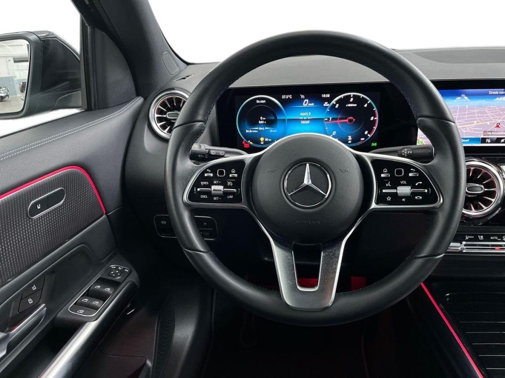 MERCEDES-BENZ GLA 180 d Automatic Sport Plus - 11
