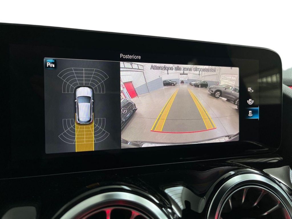 MERCEDES-BENZ GLA 180 d Automatic Sport Plus - 12