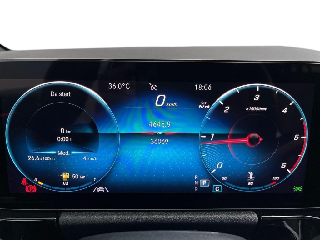 MERCEDES-BENZ GLA 180 d Automatic Sport Plus - 8
