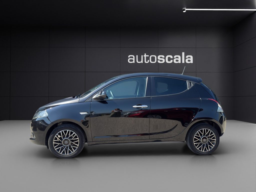 LANCIA Ypsilon 1.2 69 CV 5 porte GPL Ecochic Gold - 2