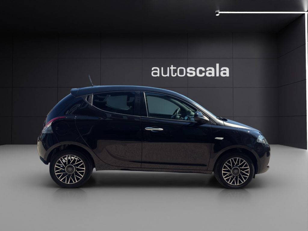 LANCIA Ypsilon 1.2 69 CV 5 porte GPL Ecochic Gold - 6