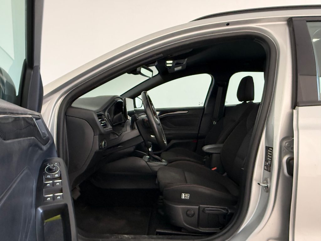 FORD Focus 1.0 EcoBoost Hybrid 155 CV Powershift SW ST-Line X - 17