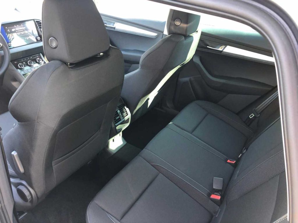 SKODA Karoq 2.0 TDI SCR DSG Executive - 11