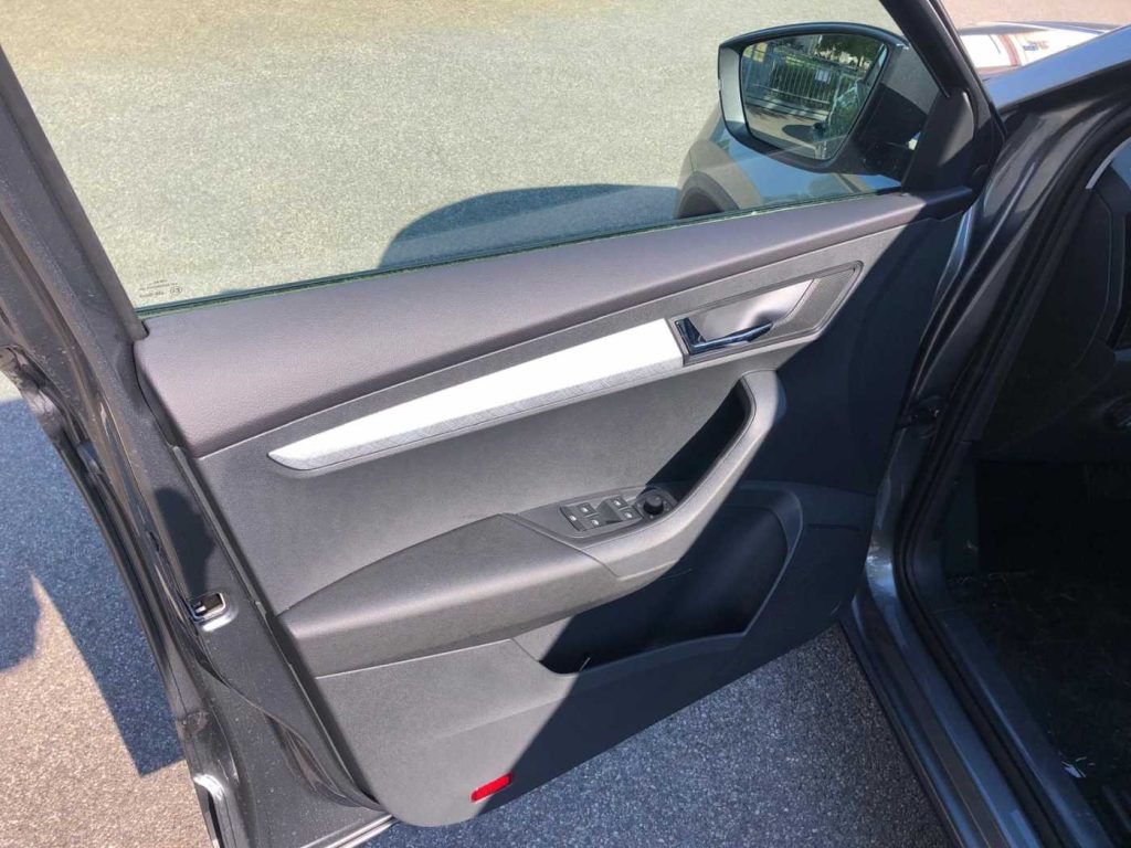 SKODA Karoq 2.0 TDI SCR DSG Executive - 12