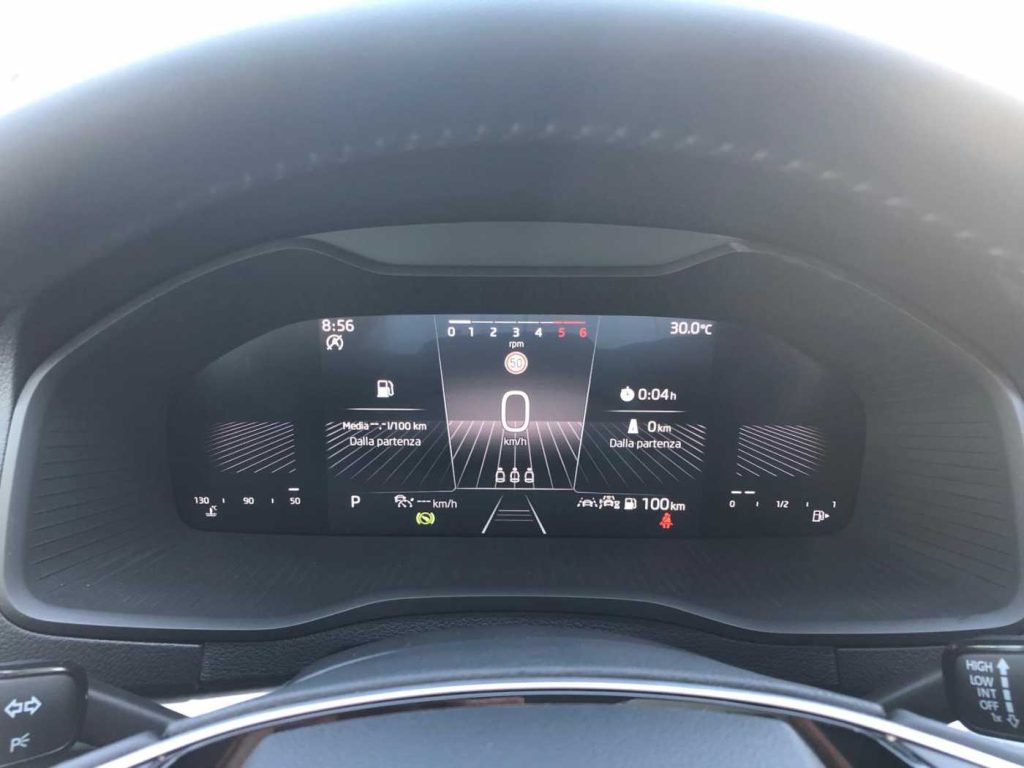 SKODA Karoq 2.0 TDI SCR DSG Executive - 13