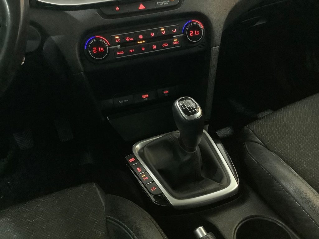 KIA XCeed 1.5 T-GDi 160 CV MHEV iMT Business - 8