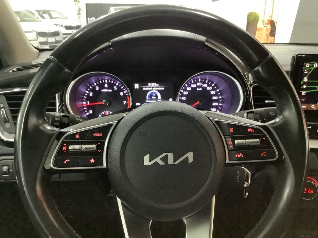 KIA XCeed 1.5 T-GDi 160 CV MHEV iMT Business - 18