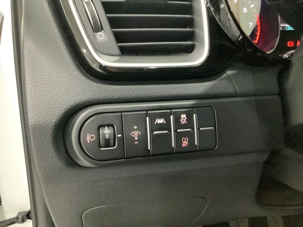 KIA XCeed 1.5 T-GDi 160 CV MHEV iMT Business - 19