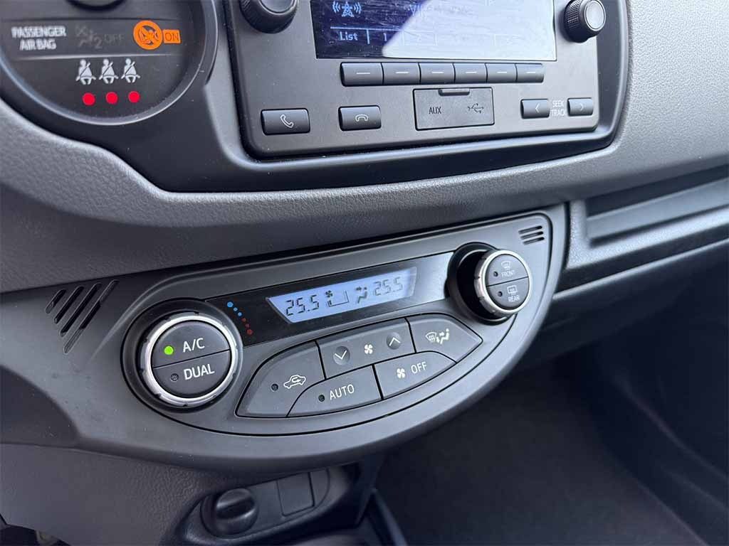 TOYOTA Yaris 5 p 1.5h AUTOMATICA X NEOPATENTATI PREZZO REALE - 14