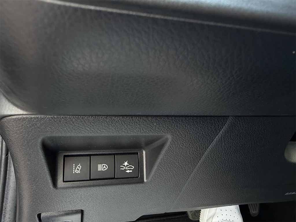 TOYOTA Yaris 5 p 1.5h AUTOMATICA X NEOPATENTATI PREZZO REALE - 12